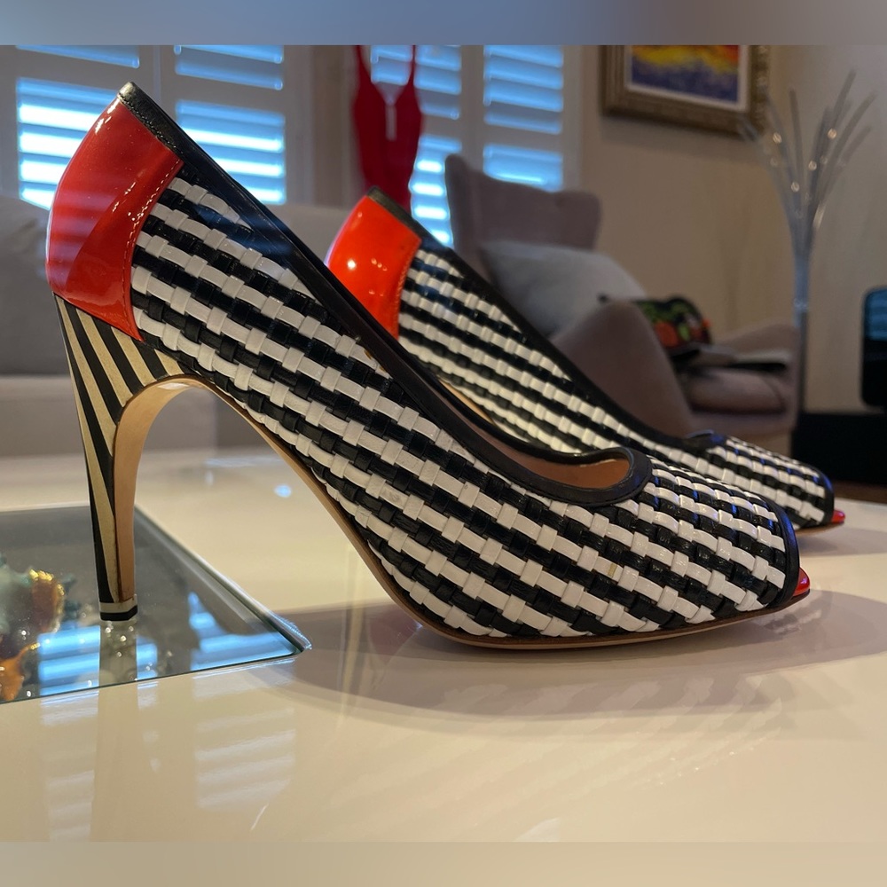 Ladies Moreshi Plaid Black White With Red-Orange Pumps Heels Stilettos Size 36.